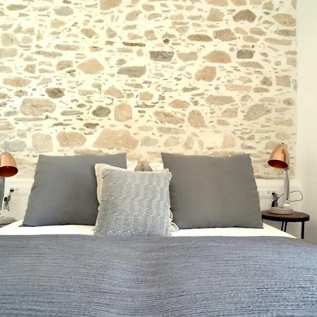 Ano 841 00, Greece